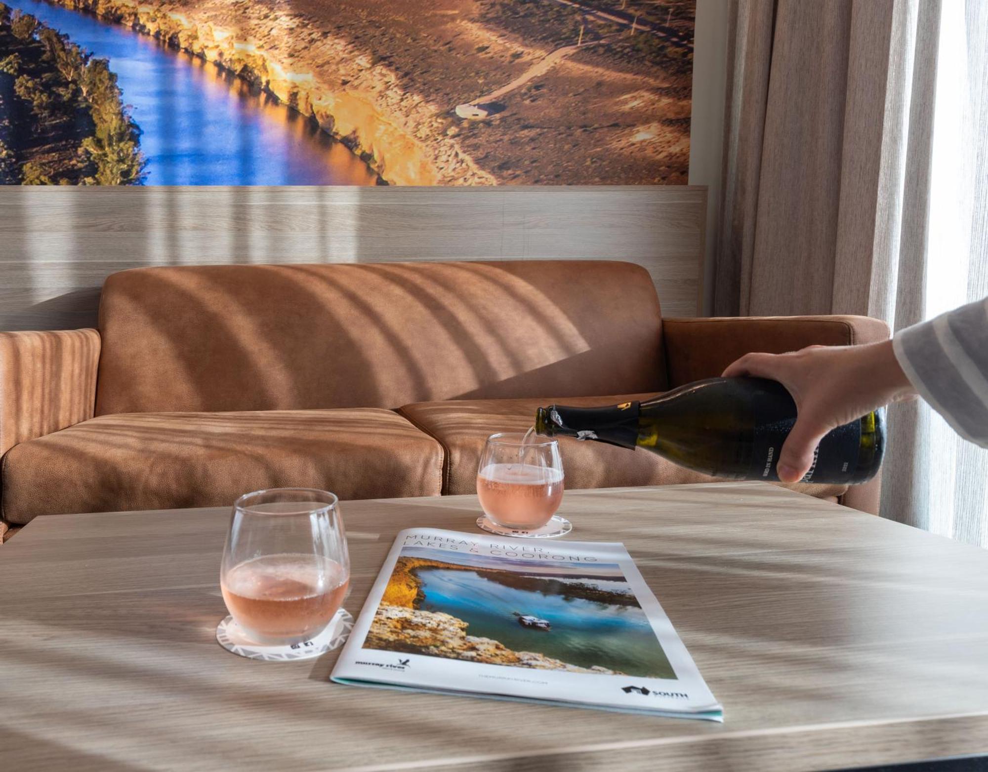 Bridgeport Hotel Murray Bridge Bagian luar foto